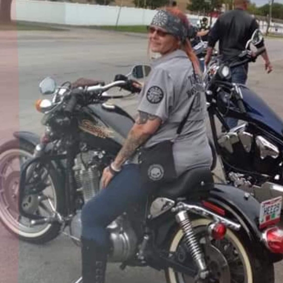 Meet your Posher, Jo - Picture 2 of 5